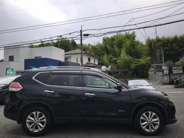 日産 エクストレイル ハイブリッド 20X エマージェンシーブレーキ 熊本県 2015(平27)年 12.8万km ダイヤモンドブラック ワンオーナー/ルーフレール/純正ナビ/【フルセグTV/CD/DVD/Bluetooth】/全方位カメラ/バックカメラ/クルーズコントロール/衝突軽減装置/コーナーセンサー/ダウンヒルアシストコントロール/カプロンシート/前席シートヒーター/純正17インチAW/ビルトインETC/オートLEDヘッドライト/ウィンカーミラー/プッシュスタート/ステアリングスイッチ/純正フロアマット/純正ドアバイザー/横滑り防止/盗難防止装置/保証書