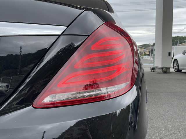 メルセデス・ベンツ Ｓ５５０Ｌ 福島県 2014(平26)年 4.4万km オブシディアンブラック 登録時走行距離　　　４３１３４ｋｍ/メーカー純正HDDナビ/【ＡＭ／ＦＭ／ＢＴ／ＣＤ／ＤＶＤ／フルセグ】/パワーシート/シートヒーター/プッシュスタート/ETC/パドルシフト/アラウンドビューモニター/パワーバックドア/LEDヘッドライト/クリアランスソナー/純正AW/レーンキープアシスト/ステアリングアシスト/オートライト/サンルーフ/プレミアムサウンド/レザーシート/ステアリングスイッチ/クルコン/レーダー探知機