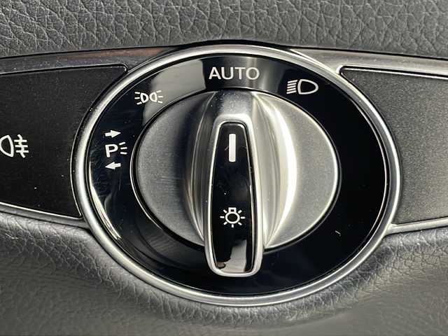 メルセデス・ベンツ Ｓ５５０Ｌ 福島県 2014(平26)年 4.4万km オブシディアンブラック 登録時走行距離　　　４３１３４ｋｍ/メーカー純正HDDナビ/【ＡＭ／ＦＭ／ＢＴ／ＣＤ／ＤＶＤ／フルセグ】/パワーシート/シートヒーター/プッシュスタート/ETC/パドルシフト/アラウンドビューモニター/パワーバックドア/LEDヘッドライト/クリアランスソナー/純正AW/レーンキープアシスト/ステアリングアシスト/オートライト/サンルーフ/プレミアムサウンド/レザーシート/ステアリングスイッチ/クルコン/レーダー探知機