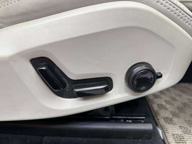 ボルボ ＸＣ６０ D4 AWD インスクリプション 千葉県 2019(令1)年 2.6万km ゴールド ＡＣＣ　/革　/ｈａｒｍａｎｋａｒｄｏｎサウンド　/ナビ　/ＴＶ　/３６０°/Ｂｌｕｅｔｏｏｔｈ接続　/ＨＵＤ　　/シートＨ　/ベンチレーション　/電動リアゲート　/パーキングアシスト　/衝突軽減Ｂ　/ＢＳＭ　/ＬＫＡ　/ドラレコ