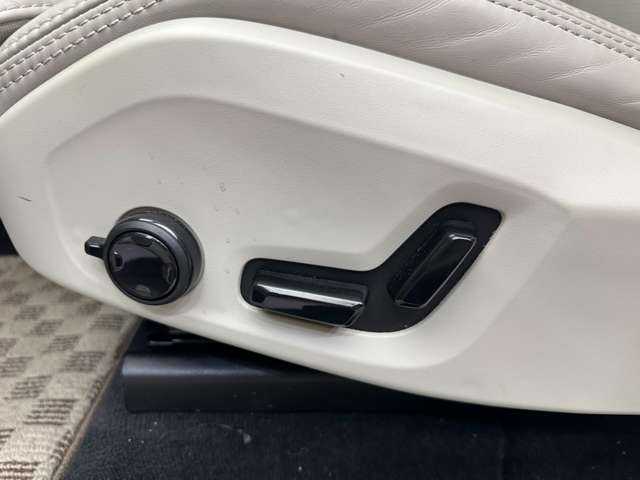 ボルボ ＸＣ６０ D4 AWD インスクリプション 千葉県 2019(令1)年 2.6万km ゴールド ＡＣＣ　/革　/ｈａｒｍａｎｋａｒｄｏｎサウンド　/ナビ　/ＴＶ　/３６０°/Ｂｌｕｅｔｏｏｔｈ接続　/ＨＵＤ　　/シートＨ　/ベンチレーション　/電動リアゲート　/パーキングアシスト　/衝突軽減Ｂ　/ＢＳＭ　/ＬＫＡ　/ドラレコ