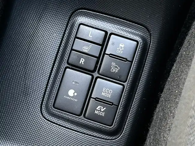 トヨタ アクア S 福岡県 2017(平29)年 3.3万km ブラックマイカ 社外7型ナビ(フルセグTV/CD/DVD/BT)バックカメラETC前後ドラレコシートヒーター純正フロアマット社外15インチアルミホイール