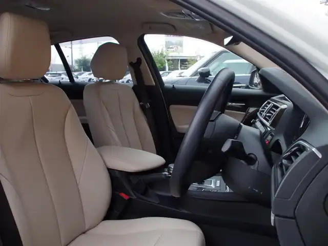 ＢＭＷ １１８ｄ ファッショニスタ 埼玉県 2019(平31)年 2.6万km 白 特別仕様車/オイスターレザーシート/アダプティブクルーズコントロール/インテリジェントセーフティ/パークディンスタンスコントロール/バックカメラ/純正ナビ/ドラレコ/ETC/シートヒーター/シートポジションメモリー機能