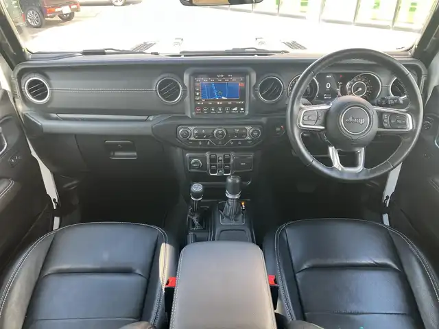 クライスラー・ジープ ジープ ラングラー アンリミテッド サハラ 道南・函館 2023(令5)年 1.8万km ブライトホワイト /純正ナビ//フルセグTV//バックカメラ//サイドカメラ//フロントカメラ//ETC2.0//ブラックレザーシート//前席シートヒーター//ステアリングヒーター//防眩ミラー//自動緊急ブレーキ//ParkSense//ACC//ブラインドスポット警告//LEDヘッドライト//オートライト//スマートキー//エンジンプッシュスタート