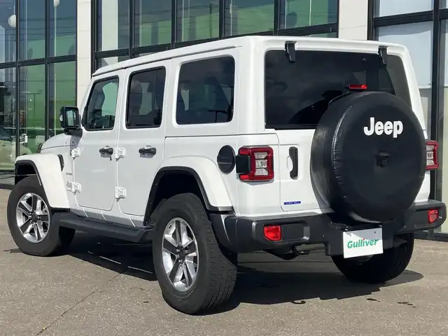 クライスラー・ジープ ジープ ラングラー アンリミテッド サハラ 道南・函館 2023(令5)年 1.8万km ブライトホワイト /純正ナビ//フルセグTV//バックカメラ//サイドカメラ//フロントカメラ//ETC2.0//ブラックレザーシート//前席シートヒーター//ステアリングヒーター//防眩ミラー//自動緊急ブレーキ//ParkSense//ACC//ブラインドスポット警告//LEDヘッドライト//オートライト//スマートキー//エンジンプッシュスタート