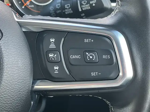 クライスラー・ジープ ジープ ラングラー アンリミテッド サハラ 道南・函館 2023(令5)年 1.8万km ブライトホワイト /純正ナビ//フルセグTV//バックカメラ//サイドカメラ//フロントカメラ//ETC2.0//ブラックレザーシート//前席シートヒーター//ステアリングヒーター//防眩ミラー//自動緊急ブレーキ//ParkSense//ACC//ブラインドスポット警告//LEDヘッドライト//オートライト//スマートキー//エンジンプッシュスタート