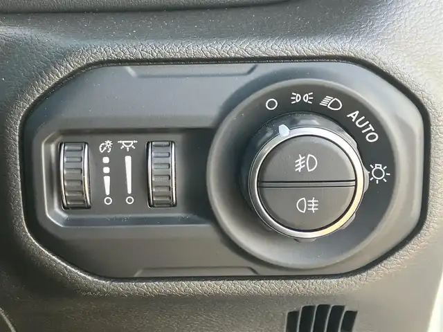 クライスラー・ジープ ジープ ラングラー アンリミテッド サハラ 道南・函館 2023(令5)年 1.8万km ブライトホワイト /純正ナビ//フルセグTV//バックカメラ//サイドカメラ//フロントカメラ//ETC2.0//ブラックレザーシート//前席シートヒーター//ステアリングヒーター//防眩ミラー//自動緊急ブレーキ//ParkSense//ACC//ブラインドスポット警告//LEDヘッドライト//オートライト//スマートキー//エンジンプッシュスタート