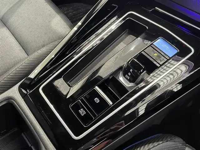 フォルクスワーゲン ＶＷ ゴルフ Ｒ 20イヤーズ 埼玉県 2024(令6)年 0.9万km 青 /ワンオーナー//4WD/ターボ//純正メモリナビ//バックカメラ//黒レザーシート//運転席パワーシート//前2席シートヒーター//前2席エアシート//アダプティブクルーズコントロール//ビルトインETC//スマートキーx2//LEDヘッドライト//フロントアシスト/ (プリクラッシュブレーキシステム)//サイドアシスト/ (レーンチェンジアシストシステム)//レーンアシスト/ (レーンキープアシストシステム)//クリアランスソナー//W.サイド.カーテンエアバッグ//ABS/横滑り防止装置//パドルシフト//革巻きステアリング//ステアリングヒーター//オートライト//プライバシーガラス//純正AKRAPOVICチタンマフラー//純正19インチAW//新車時保証書//取扱説明書