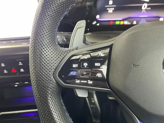 フォルクスワーゲン ＶＷ ゴルフ Ｒ 20イヤーズ 埼玉県 2024(令6)年 0.9万km 青 /ワンオーナー//4WD/ターボ//純正メモリナビ//バックカメラ//黒レザーシート//運転席パワーシート//前2席シートヒーター//前2席エアシート//アダプティブクルーズコントロール//ビルトインETC//スマートキーx2//LEDヘッドライト//フロントアシスト/ (プリクラッシュブレーキシステム)//サイドアシスト/ (レーンチェンジアシストシステム)//レーンアシスト/ (レーンキープアシストシステム)//クリアランスソナー//W.サイド.カーテンエアバッグ//ABS/横滑り防止装置//パドルシフト//革巻きステアリング//ステアリングヒーター//オートライト//プライバシーガラス//純正AKRAPOVICチタンマフラー//純正19インチAW//新車時保証書//取扱説明書