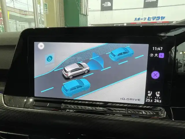 フォルクスワーゲン ＶＷ ゴルフ Ｒ 20イヤーズ 埼玉県 2024(令6)年 0.9万km 青 /ワンオーナー//4WD/ターボ//純正メモリナビ//バックカメラ//黒レザーシート//運転席パワーシート//前2席シートヒーター//前2席エアシート//アダプティブクルーズコントロール//ビルトインETC//スマートキーx2//LEDヘッドライト//フロントアシスト/ (プリクラッシュブレーキシステム)//サイドアシスト/ (レーンチェンジアシストシステム)//レーンアシスト/ (レーンキープアシストシステム)//クリアランスソナー//W.サイド.カーテンエアバッグ//ABS/横滑り防止装置//パドルシフト//革巻きステアリング//ステアリングヒーター//オートライト//プライバシーガラス//純正AKRAPOVICチタンマフラー//純正19インチAW//新車時保証書//取扱説明書