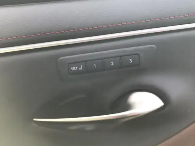 レクサス ＥＳ 300h グレイスフルエスコート 富山県 2023(令5)年 3.9万km ソニッククロム サンルーフ/純正ディスプレイオーディオ/ナビ/フルセグTV/Bluetooth/全周囲カメラ/ドライブレコーダー/衝突被害軽減ブレーキ/コーナーセンサー/レーンキープアシスト/ブラインドスポットモニター/レーダークルーズコントロール/クリムゾンレザーシート/メモリー付パワーシート/シートヒーター/エアシート/三眼LEDヘッドライト/ETC2.0