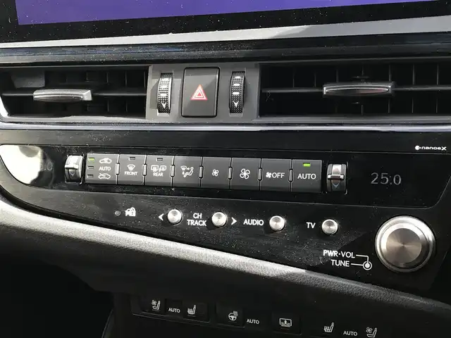 レクサス ＥＳ 300h グレイスフルエスコート 富山県 2023(令5)年 3.9万km ソニッククロム サンルーフ/純正ディスプレイオーディオ/ナビ/フルセグTV/Bluetooth/全周囲カメラ/ドライブレコーダー/衝突被害軽減ブレーキ/コーナーセンサー/レーンキープアシスト/ブラインドスポットモニター/レーダークルーズコントロール/クリムゾンレザーシート/メモリー付パワーシート/シートヒーター/エアシート/三眼LEDヘッドライト/ETC2.0