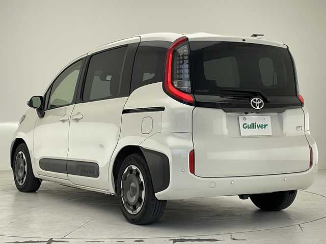 トヨタ シエンタ ハイブリッド Z 沖縄県 2022(令4)年 4.3万km ホワイトパールクリスタルシャイン 禁煙車　/純正ディスプレイオーディオ　ナビ付き/Bluetooth接続/USB/パノラミックビューモニター/トヨタセーフティセンス/・衝突被害軽減ブレーキ (プリクラッシュセーフティ)																									/・ハンドル操作サポート (レーントレーシングアシスト)																									/・追従ドライブ支援機能 (レーダークルーズコントロール)																									/・車線はみ出しアラート (レーンディパーチャーアラート)																									/・自動ハイビーム (オートマチックハイビーム)																									　　/両側パワースライドドア　/100V充電/ステアリングスイッチ/ブラインドスポットモニター　/後席サンシェード/純正フロアマット/プッシュスタート/スマートキー/オートライト/電動格納ウインカーミラー