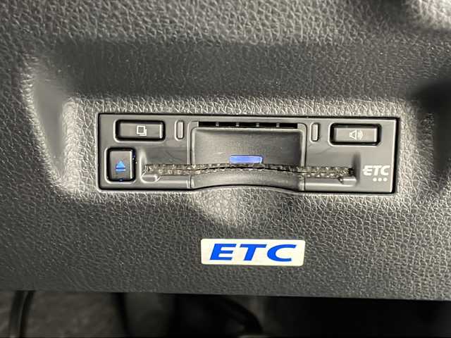 トヨタ シエンタ ハイブリッド Z 沖縄県 2022(令4)年 4.3万km ホワイトパールクリスタルシャイン 禁煙車　/純正ディスプレイオーディオ　ナビ付き/Bluetooth接続/USB/パノラミックビューモニター/トヨタセーフティセンス/・衝突被害軽減ブレーキ (プリクラッシュセーフティ)																									/・ハンドル操作サポート (レーントレーシングアシスト)																									/・追従ドライブ支援機能 (レーダークルーズコントロール)																									/・車線はみ出しアラート (レーンディパーチャーアラート)																									/・自動ハイビーム (オートマチックハイビーム)																									　　/両側パワースライドドア　/100V充電/ステアリングスイッチ/ブラインドスポットモニター　/後席サンシェード/純正フロアマット/プッシュスタート/スマートキー/オートライト/電動格納ウインカーミラー