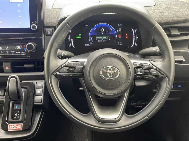 トヨタ シエンタ ハイブリッド Z 沖縄県 2022(令4)年 4.3万km ホワイトパールクリスタルシャイン 禁煙車　/純正ディスプレイオーディオ　ナビ付き/Bluetooth接続/USB/パノラミックビューモニター/トヨタセーフティセンス/・衝突被害軽減ブレーキ (プリクラッシュセーフティ)																									/・ハンドル操作サポート (レーントレーシングアシスト)																									/・追従ドライブ支援機能 (レーダークルーズコントロール)																									/・車線はみ出しアラート (レーンディパーチャーアラート)																									/・自動ハイビーム (オートマチックハイビーム)																									　　/両側パワースライドドア　/100V充電/ステアリングスイッチ/ブラインドスポットモニター　/後席サンシェード/純正フロアマット/プッシュスタート/スマートキー/オートライト/電動格納ウインカーミラー