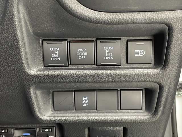 トヨタ シエンタ ハイブリッド Z 沖縄県 2022(令4)年 4.3万km ホワイトパールクリスタルシャイン 禁煙車　/純正ディスプレイオーディオ　ナビ付き/Bluetooth接続/USB/パノラミックビューモニター/トヨタセーフティセンス/・衝突被害軽減ブレーキ (プリクラッシュセーフティ)																									/・ハンドル操作サポート (レーントレーシングアシスト)																									/・追従ドライブ支援機能 (レーダークルーズコントロール)																									/・車線はみ出しアラート (レーンディパーチャーアラート)																									/・自動ハイビーム (オートマチックハイビーム)																									　　/両側パワースライドドア　/100V充電/ステアリングスイッチ/ブラインドスポットモニター　/後席サンシェード/純正フロアマット/プッシュスタート/スマートキー/オートライト/電動格納ウインカーミラー