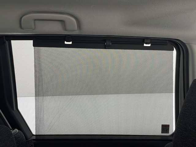 トヨタ シエンタ ハイブリッド Z 沖縄県 2022(令4)年 4.3万km ホワイトパールクリスタルシャイン 禁煙車　/純正ディスプレイオーディオ　ナビ付き/Bluetooth接続/USB/パノラミックビューモニター/トヨタセーフティセンス/・衝突被害軽減ブレーキ (プリクラッシュセーフティ)																									/・ハンドル操作サポート (レーントレーシングアシスト)																									/・追従ドライブ支援機能 (レーダークルーズコントロール)																									/・車線はみ出しアラート (レーンディパーチャーアラート)																									/・自動ハイビーム (オートマチックハイビーム)																									　　/両側パワースライドドア　/100V充電/ステアリングスイッチ/ブラインドスポットモニター　/後席サンシェード/純正フロアマット/プッシュスタート/スマートキー/オートライト/電動格納ウインカーミラー