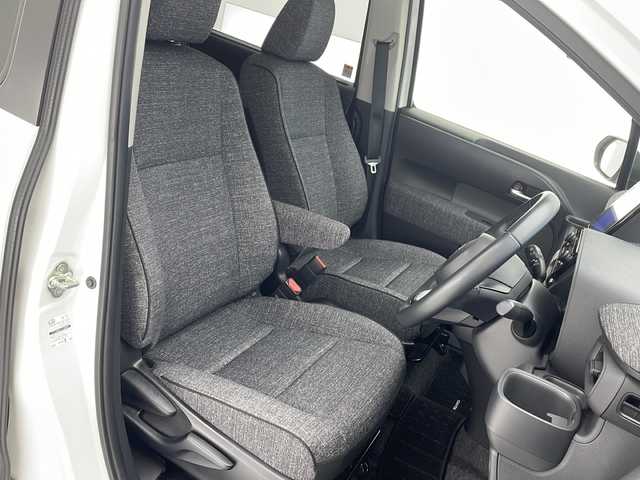 トヨタ シエンタ ハイブリッド Z 沖縄県 2022(令4)年 4.3万km ホワイトパールクリスタルシャイン 禁煙車　/純正ディスプレイオーディオ　ナビ付き/Bluetooth接続/USB/パノラミックビューモニター/トヨタセーフティセンス/・衝突被害軽減ブレーキ (プリクラッシュセーフティ)																									/・ハンドル操作サポート (レーントレーシングアシスト)																									/・追従ドライブ支援機能 (レーダークルーズコントロール)																									/・車線はみ出しアラート (レーンディパーチャーアラート)																									/・自動ハイビーム (オートマチックハイビーム)																									　　/両側パワースライドドア　/100V充電/ステアリングスイッチ/ブラインドスポットモニター　/後席サンシェード/純正フロアマット/プッシュスタート/スマートキー/オートライト/電動格納ウインカーミラー