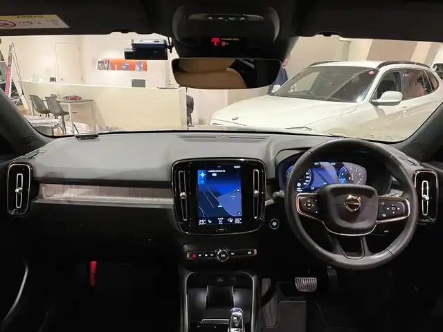 ボルボ ＸＣ４０ T4 AWD インスクリプション 道央・札幌 2020(令2)年 3.5万km デニムブルーメタリック デニムブルーメタリック/harman/kardonサラウンド/純正HDDナビ/フルセグTV/USB/Bluetooth/360°カメラ/パークアシストパイロット/本革シート/シートヒーター/ステアリングヒーター/ACC/BLIS/CTA/LKA/パイロットアシスト/LEDヘッドライト/ワイヤレスチャージング/パワーテールゲート