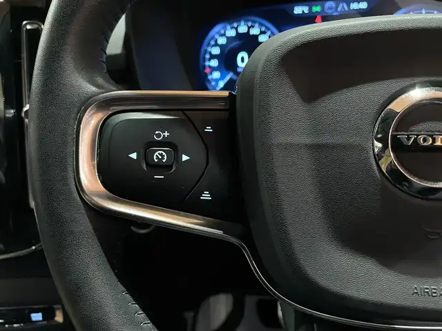 ボルボ ＸＣ４０ T4 AWD インスクリプション 道央・札幌 2020(令2)年 3.5万km デニムブルーメタリック デニムブルーメタリック/harman/kardonサラウンド/純正HDDナビ/フルセグTV/USB/Bluetooth/360°カメラ/パークアシストパイロット/本革シート/シートヒーター/ステアリングヒーター/ACC/BLIS/CTA/LKA/パイロットアシスト/LEDヘッドライト/ワイヤレスチャージング/パワーテールゲート