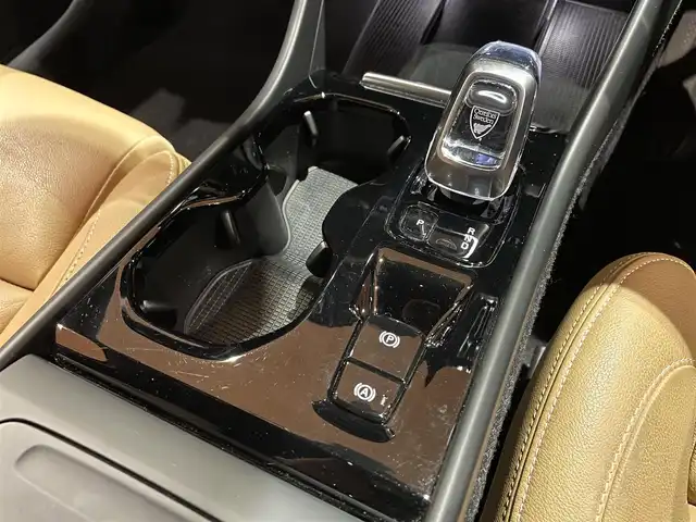 ボルボ ＸＣ４０ T4 AWD インスクリプション 道央・札幌 2020(令2)年 3.5万km デニムブルーメタリック デニムブルーメタリック/harman/kardonサラウンド/純正HDDナビ/フルセグTV/USB/Bluetooth/360°カメラ/パークアシストパイロット/本革シート/シートヒーター/ステアリングヒーター/ACC/BLIS/CTA/LKA/パイロットアシスト/LEDヘッドライト/ワイヤレスチャージング/パワーテールゲート