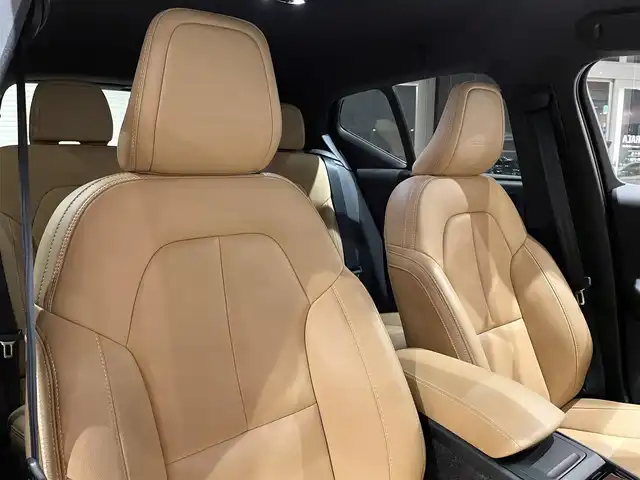 ボルボ ＸＣ４０ T4 AWD インスクリプション 道央・札幌 2020(令2)年 3.5万km デニムブルーメタリック デニムブルーメタリック/harman/kardonサラウンド/純正HDDナビ/フルセグTV/USB/Bluetooth/360°カメラ/パークアシストパイロット/本革シート/シートヒーター/ステアリングヒーター/ACC/BLIS/CTA/LKA/パイロットアシスト/LEDヘッドライト/ワイヤレスチャージング/パワーテールゲート