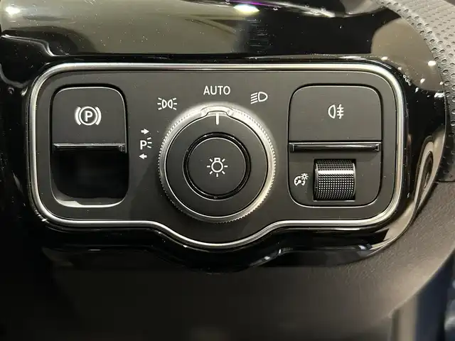 メルセデス・ベンツ ＣＬＡ２００ｄ 愛知県 2021(令3)年 3.4万km デニムブルー アドバンスドパッケージ/レザーエクスクルーシブパッケージ/パノラミックスライディングルーフ/レーダーセーフティーパッケージ/マルチビームLEDヘッドライト/シートヒーター/ETC/パワーバックドア/プッシュスタート/ドライブレコーダー