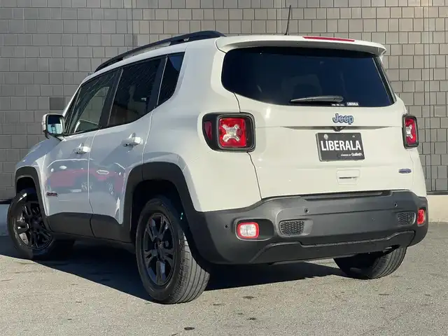 クライスラー・ジープ ジープ レネゲード ロンジチュード 静岡県 2021(令3)年 3.9万km 白Ⅱ 外装色アルパインホワイト（PWV）/7インチタッチパネルモニター/・Apple Carplay /Android　Auto/・Bluetooth/・AM/FM/・バックカメラ/クルーズコントロール/諸突軽減ブレーキ/車線逸脱警報/ブラインドスポットモニター/コーナーセンサー/純正16インチアルミホイール