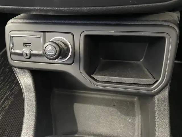 クライスラー・ジープ ジープ レネゲード ロンジチュード 静岡県 2021(令3)年 3.9万km 白Ⅱ 外装色アルパインホワイト（PWV）/7インチタッチパネルモニター/・Apple Carplay /Android　Auto/・Bluetooth/・AM/FM/・バックカメラ/クルーズコントロール/諸突軽減ブレーキ/車線逸脱警報/ブラインドスポットモニター/コーナーセンサー/純正16インチアルミホイール