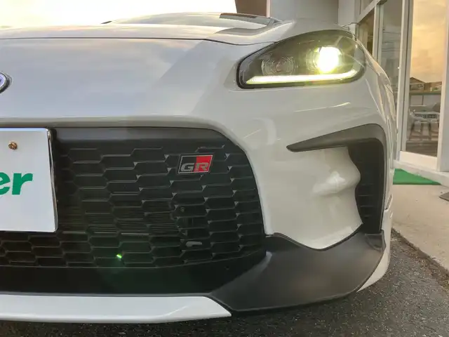 トヨタ ＧＲ８６ RZ 山口県 2022(令4)年 3万km クリスタルホワイトパール GRエアロパッケージ/純正フロアマット/純正ドアバイザー/純正リアフォグランプ/純正18インチアルミ/純正LEDヘッドライト/フロントシートヒーター