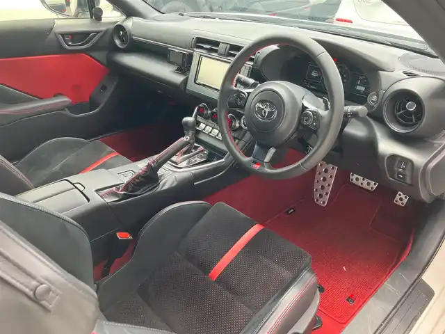 トヨタ ＧＲ８６ RZ 山口県 2022(令4)年 3万km クリスタルホワイトパール GRエアロパッケージ/純正フロアマット/純正ドアバイザー/純正リアフォグランプ/純正18インチアルミ/純正LEDヘッドライト/フロントシートヒーター