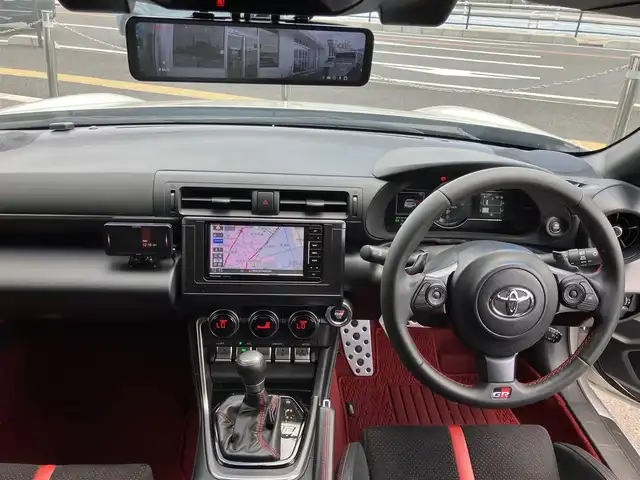 トヨタ ＧＲ８６ RZ 山口県 2022(令4)年 3万km クリスタルホワイトパール GRエアロパッケージ/純正フロアマット/純正ドアバイザー/純正リアフォグランプ/純正18インチアルミ/純正LEDヘッドライト/フロントシートヒーター