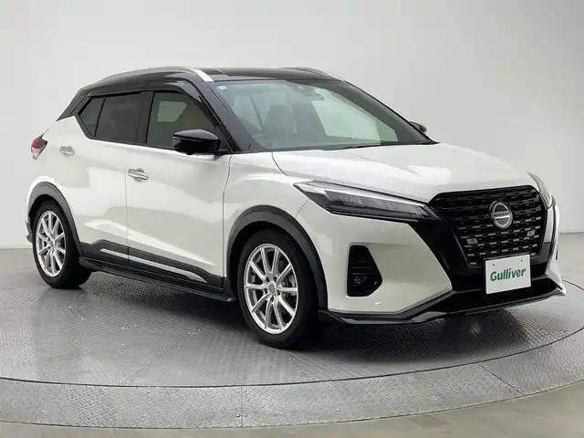 日産 キックス X ツートーンインテリアED 兵庫県 2020(令2)年 5.7万km ブリリアントホワイトパール/ピュアブラック 2トーン 革シート/純正SDナビ/フルセグTV/DVD再生/Bluetooth/アラウンドビューモニター/プロパイロット/レーダークルーズコントロール/シートヒーター/ステアリングヒーター/ビルトインETC/コーナーセンサー/ダウンサス(純正積込)/インテリジェントルームミラー/オートハイビーム