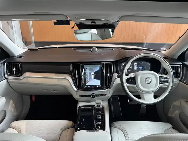 ボルボ Ｖ６０ T6 ツインEG AWD インスクリプション 宮城県 2020(令2)年 1.9万km グレー アクティブクルーズコントロール/BLIS/レーンキープアシスト/Bowers&Wilkinsサウンドシステム/ヘッドアップディスプレイ/パノラマガラスサンルーフ/純正ナビゲーションシステム/フルセグTV/360°カメラシステム/ホワイトレザーシート/シートヒーター/シートベンチレーション/メモリ機能付きパワーシート /LEDヘッドライト/純正19インチAW/スマートキーシステム/パワーバックドア /車体色：バーチライトメタリック