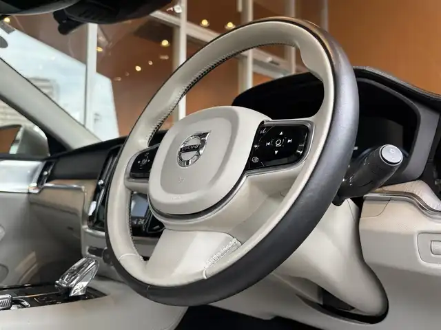 ボルボ Ｖ６０ T6 ツインEG AWD インスクリプション 宮城県 2020(令2)年 1.9万km グレー アクティブクルーズコントロール/BLIS/レーンキープアシスト/Bowers&Wilkinsサウンドシステム/ヘッドアップディスプレイ/パノラマガラスサンルーフ/純正ナビゲーションシステム/フルセグTV/360°カメラシステム/ホワイトレザーシート/シートヒーター/シートベンチレーション/メモリ機能付きパワーシート /LEDヘッドライト/純正19インチAW/スマートキーシステム/パワーバックドア /車体色：バーチライトメタリック