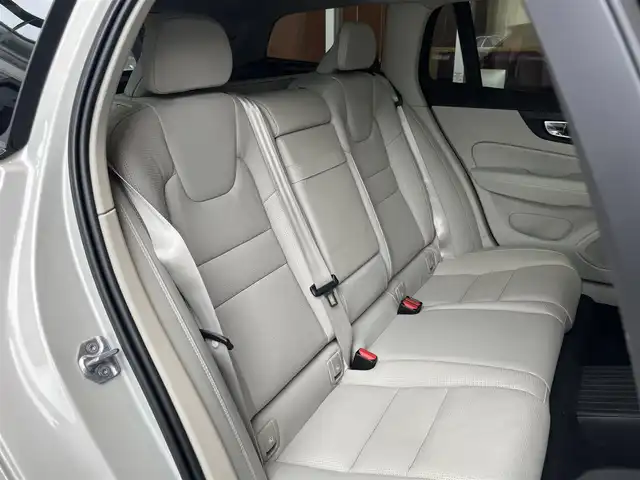 ボルボ Ｖ６０ T6 ツインEG AWD インスクリプション 宮城県 2020(令2)年 1.9万km グレー アクティブクルーズコントロール/BLIS/レーンキープアシスト/Bowers&Wilkinsサウンドシステム/ヘッドアップディスプレイ/パノラマガラスサンルーフ/純正ナビゲーションシステム/フルセグTV/360°カメラシステム/ホワイトレザーシート/シートヒーター/シートベンチレーション/メモリ機能付きパワーシート /LEDヘッドライト/純正19インチAW/スマートキーシステム/パワーバックドア /車体色：バーチライトメタリック