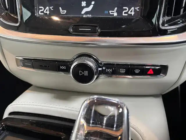 ボルボ Ｖ６０ T6 ツインEG AWD インスクリプション 宮城県 2020(令2)年 1.9万km グレー アクティブクルーズコントロール/BLIS/レーンキープアシスト/Bowers&Wilkinsサウンドシステム/ヘッドアップディスプレイ/パノラマガラスサンルーフ/純正ナビゲーションシステム/フルセグTV/360°カメラシステム/ホワイトレザーシート/シートヒーター/シートベンチレーション/メモリ機能付きパワーシート /LEDヘッドライト/純正19インチAW/スマートキーシステム/パワーバックドア /車体色：バーチライトメタリック