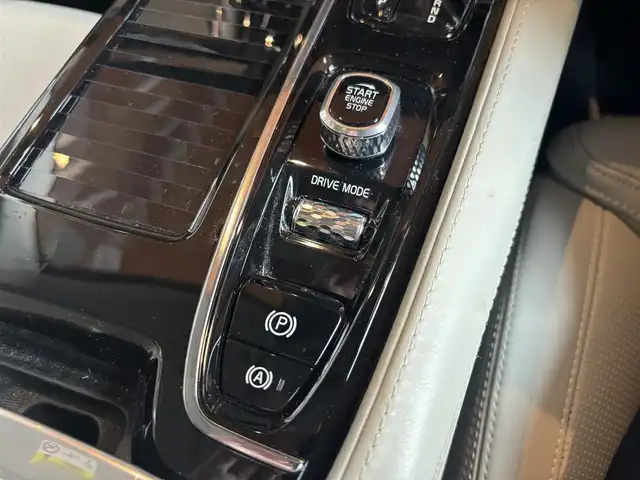 ボルボ Ｖ６０ T6 ツインEG AWD インスクリプション 宮城県 2020(令2)年 1.9万km グレー アクティブクルーズコントロール/BLIS/レーンキープアシスト/Bowers&Wilkinsサウンドシステム/ヘッドアップディスプレイ/パノラマガラスサンルーフ/純正ナビゲーションシステム/フルセグTV/360°カメラシステム/ホワイトレザーシート/シートヒーター/シートベンチレーション/メモリ機能付きパワーシート /LEDヘッドライト/純正19インチAW/スマートキーシステム/パワーバックドア /車体色：バーチライトメタリック