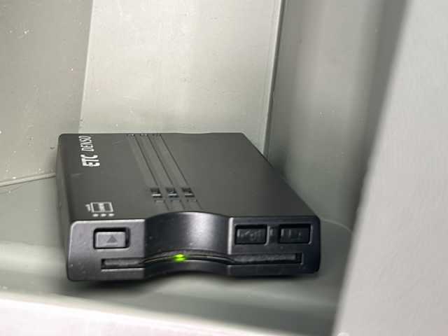 ダイハツ ミラ イース X スマートセレクションSA 岐阜県 2014(平26)年 11.3万km ブラックマイカメタリック ETC /横滑り防止装置 /衝突被害軽減システム /ABS /ダブルエアバッグ /CDチェンジャー /パワーウィンドウ /パワーステアリング /アイドリングストップ /リモコンキー /純正アルミホイール /冷暖房付き