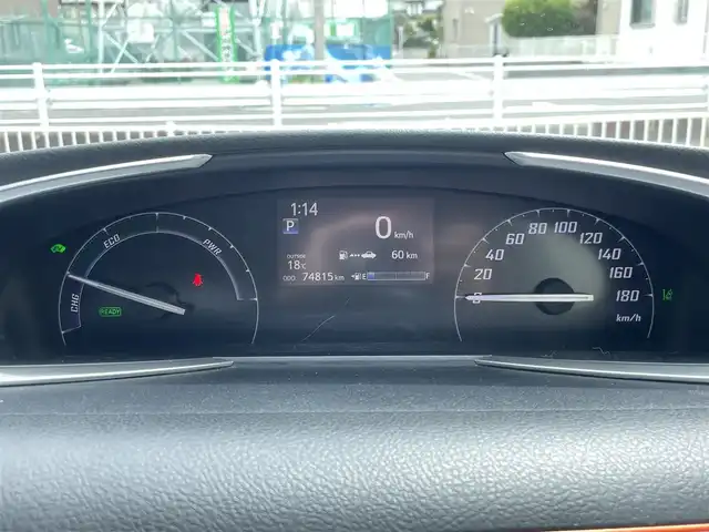 トヨタ シエンタ ハイブリッド G 群馬県 2017(平29)年 7.5万km シルバーM ワンオーナー/ディーラー純正SDナビ/（CD/DVD/Bluetooth/フルセグ）/バックカメラ/両側パワースライドドア/オートマチックハイビーム/プリクラッシュセーフティ/レーンキープアシスト/プッシュスタート/オートエアコン/オートライト/アイドリングストップ/ビルトインETC/革巻きステアリング/ステアリングスイッチ/純正フロアマット/純正ドアバイザー/HID/スペアキー×1