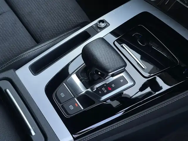 アウディ アウディ Ｑ５ SB 40TDIクワトロ Sライン 山梨県 2021(令3)年 4.2万km 緑 ブラックスタイリングP/SラインP /OP20AW/マトリクスLED/前後シートヒーター/サラウンドビュー/フルセグ/バーチャルコックピットP/純正MMIナビ/アンビエントライト/コンフォート/新車保証書