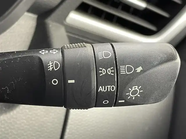 トヨタ タンク カスタムG 富山県 2018(平30)年 3.2万km プラムブラウンパールクリスタルシャイン 純正ナビ（AM/FM/DVD/BT/フルセグ）/バックカメラ/ETC/両側パワースライドドア/シートヒーター/衝突被害軽減システム/クルーズコントロール/レーンキープアシスト/コーナーセンサー/横滑り防止装置/アイドリングストップ/オートLEDライト/オートマチックハイビーム/純正アルミホイール/純正フロアマット/革巻きステアリング/ステアリングスイッチ/スマートキー/スペアキー