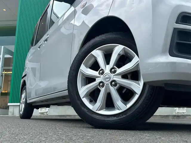 日産 デイズ ルークス X Vセレクション 宮城県 2019(令1)年 4万km グレーⅡ ワンオーナー車/7インチ純正メモリナビ/フルセグテレビ（走行中視聴可）/　・CD/DVD/Bluetooth/SD/iPod/AUX/AM/FM/インテリジェントエマージェンシーブレーキ/踏み間違い防止アシスト/アラウンドビューモニター /アイドリングストップ　/ETC/両側パワースライドドア　/前後コーナーセンサー/ステアリングスイッチ/プッシュスタート　/スマートキー/スペアキー×1/14インチ純正アルミホイール/電動格納ミラー/純正フロアマット/【カラーコード:P59U27】/グレーツートン