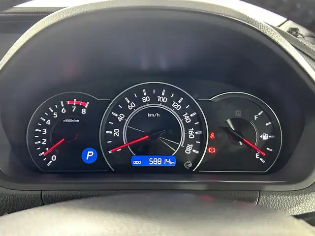 トヨタ ヴォクシー ZS 佐賀県 2017(平29)年 5.9万km ブラック 社外アルパイン製11インチナビ【EX11Z】/（フルセグTV.CD.DVD.Bluetooth）/社外アルパイン製12.8インチフリップダウンモニター/衝突被害軽減システム/バックカメラ/クルーズコントロール/車線逸脱警報/クリアランスソナー/先行車発信お知らせ機能/オートライト/オートマチックハイビーム/LEDヘッドライト/ビルトインETC/両側パワースライドドア/レザー調シートカバー/社外18インチアルミホイール/フォグライト/ウォークスルー/社外フロアマット/スマートキー