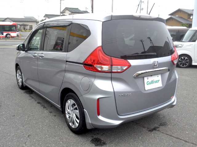 ホンダ フリード G 宮城県 2016(平28)年 2.7万km ルナシルバーM /　1オーナー/　純正メモリーナビ/　フルセグTV/　Bluetooth/　バックカメラ/　ビルトインETC/　両側電動スライドドア/　LEDヘッドライト/　スマートキー/　ドアバイザー/　フロアマット/