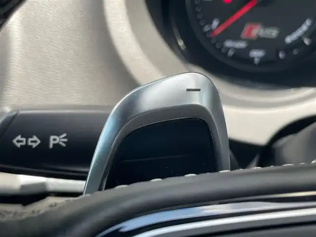アウディ ＲＳ３ 石川県 2016(平28)年 5.9万km グレイシアホワイトメタリック 純正ナビ/アダプティブルクルーズコントロール/ファインナッパレザー（ブラック）/Bang＆Olufsenサウンドシステム/LEDヘッドライト/パドルシフト/スマートキー/サイドアシスト/シートヒーター/レッドブレーキキャリパー/コーナーセンサー/バックカメラ