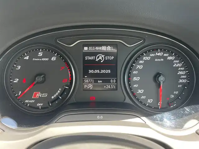 アウディ ＲＳ３ 石川県 2016(平28)年 5.9万km グレイシアホワイトメタリック 純正ナビ/アダプティブルクルーズコントロール/ファインナッパレザー（ブラック）/Bang＆Olufsenサウンドシステム/LEDヘッドライト/パドルシフト/スマートキー/サイドアシスト/シートヒーター/レッドブレーキキャリパー/コーナーセンサー/バックカメラ
