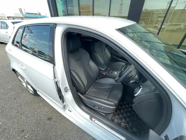 アウディ ＲＳ３ 石川県 2016(平28)年 5.9万km グレイシアホワイトメタリック 純正ナビ/アダプティブルクルーズコントロール/ファインナッパレザー（ブラック）/Bang＆Olufsenサウンドシステム/LEDヘッドライト/パドルシフト/スマートキー/サイドアシスト/シートヒーター/レッドブレーキキャリパー/コーナーセンサー/バックカメラ