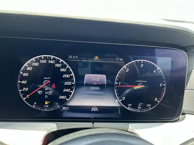 メルセデス・ベンツ ＣＬＳ２２０ｄ スポーツ エクスクルーシブPKG 滋賀県 2018(平30)年 3.2万km ダイヤモンドホワイト サンルーフ/レーダーセーフティパッケージ/・ACC/・BSM/・LKA/レザーシート/・前席パワーシート /・全席シートヒーター /・前席ベンチレーション/ヘッドアップディスプレイ/ブルメスターサウンド/純正ナビ/（BT/USB/DTV/CarPlay）/360°カメラ/アンビエントライト/純正19インチAW