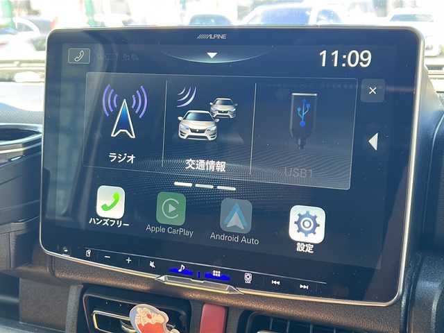 スズキ ジムニー シエラ JC 愛知県 2023(令5)年 3.9万km ピュアホワイトP /禁煙車//5速MT//ALPINE11インチフローティングナビ//ALPINEデジタルインナーミラー//Bluetooth・HDMI//USB//アップルカープレイ・アンドロイドオート//バックカメラ//前後ドライブレコーダー//ETC//スズキセーフティサポート//デュアルセンサーブレーキサポート//車線逸脱警報//ふらつき警報//誤発進抑制機能//先行車発進お知らせ//クルーズコントロール//ヒルホールドコントロール・ヒルディセントコントロール//横滑り防止（ESP）//D・N席シートカバー・シートヒーター//LEDオートライト//電格ミラーウィンカー//純正フロアマット//取扱説明書/保証書